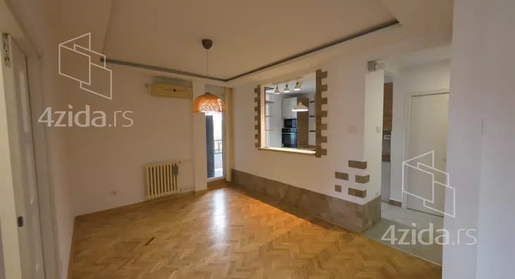 Četvoroiposoban stan | 4zida