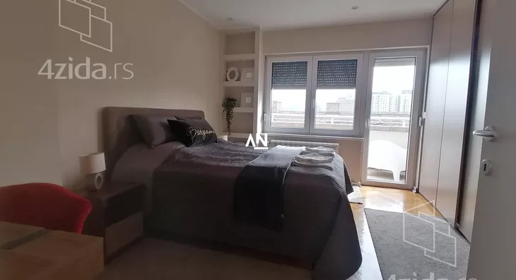 Petosoban stan | 4zida