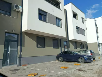 Lipov Gaj | 4zida.rs