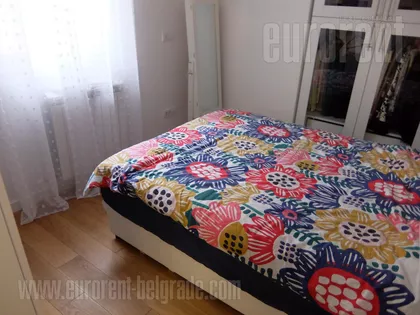 CRVENI KRST | 4zida.rs