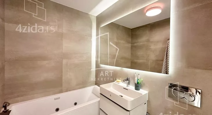 Petosoban stan | 4zida