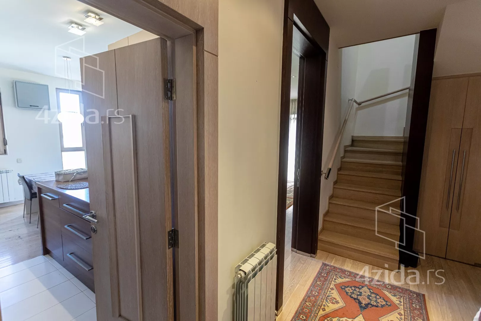 Šestosoban stan | 4zida