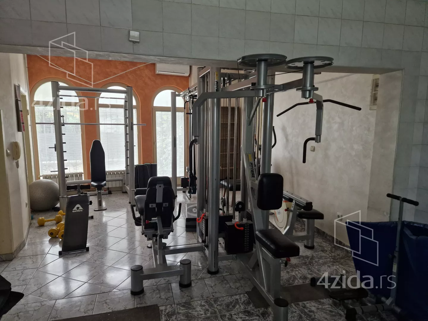 Poslovni prostor | 4zida