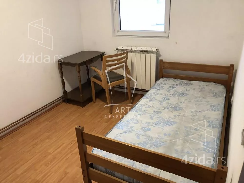 Četvoroiposoban stan | 4zida