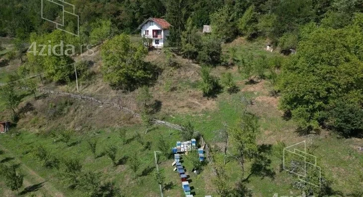 Plac | 4zida