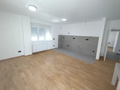 Dušanov Bazar | 4zida.rs