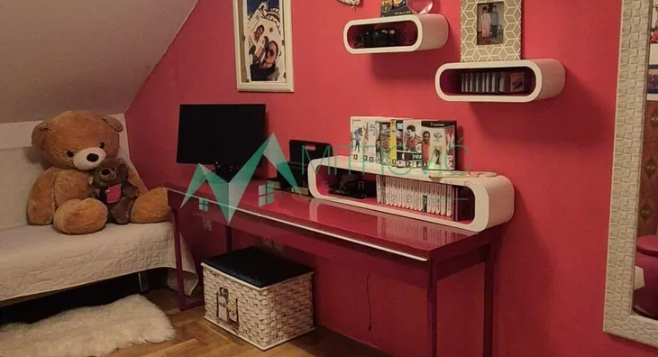 Četvoroiposoban stan | 4zida