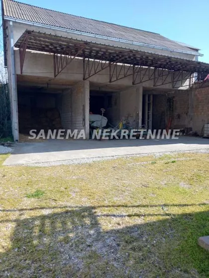 Okolne lokacije | 4zida.rs