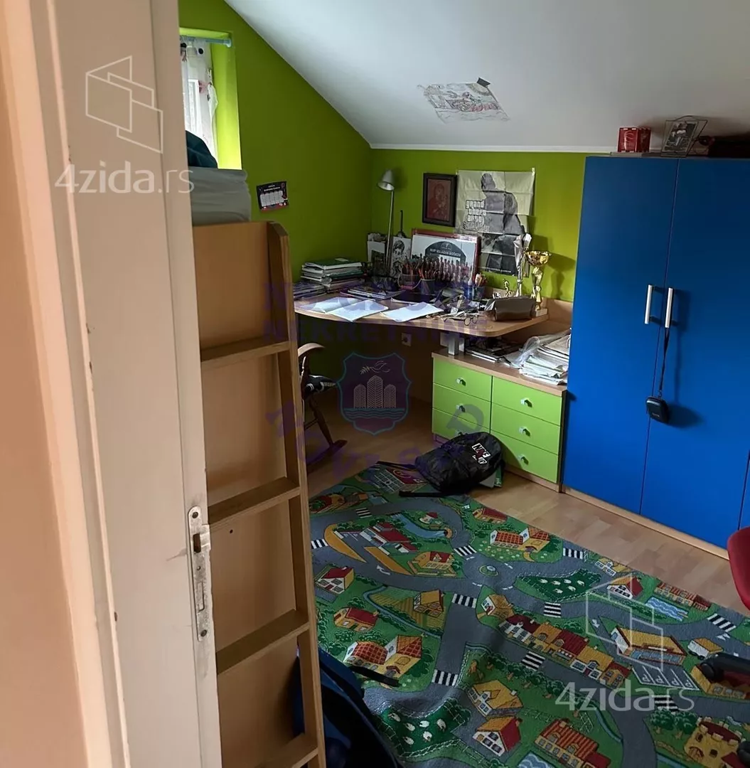 Šestosoban stan | 4zida