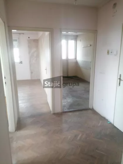 Gvozdićeva | 4zida.rs