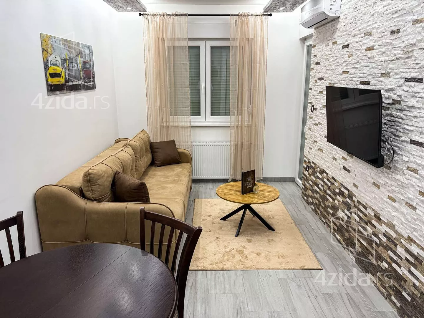 Jednoiposoban stan | 4zida