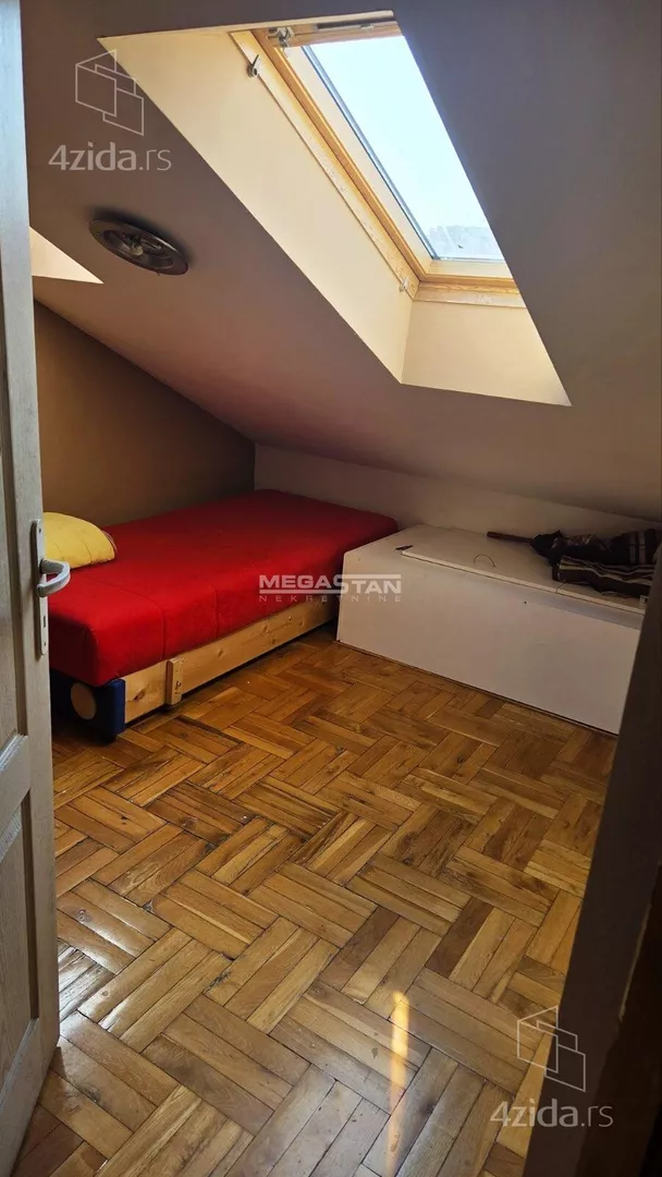 Troiposoban stan | 4zida