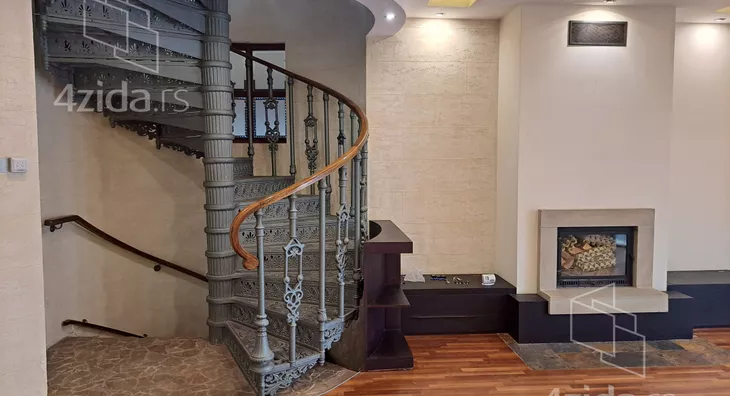 5-etažna kuća | 4zida