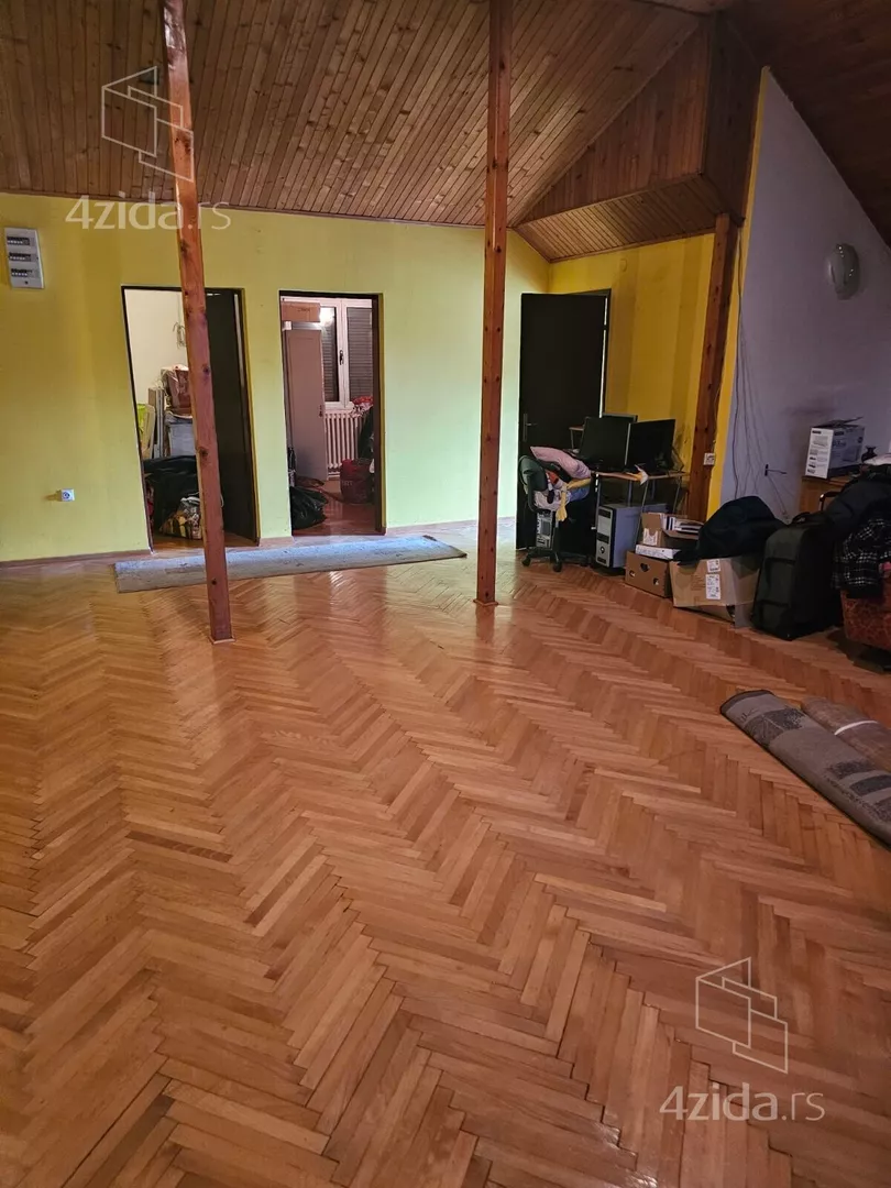 3-etažna kuća | 4zida