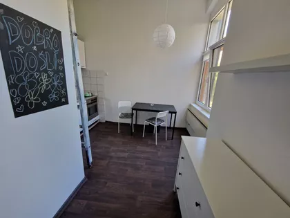 Braće Jovanovića 20 | 4zida.rs