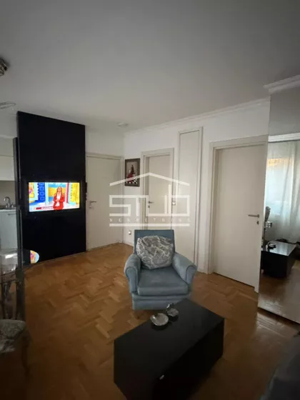 Autokomanda | 4zida.rs