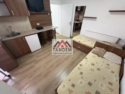 Crveni Pevac | 4zida.rs