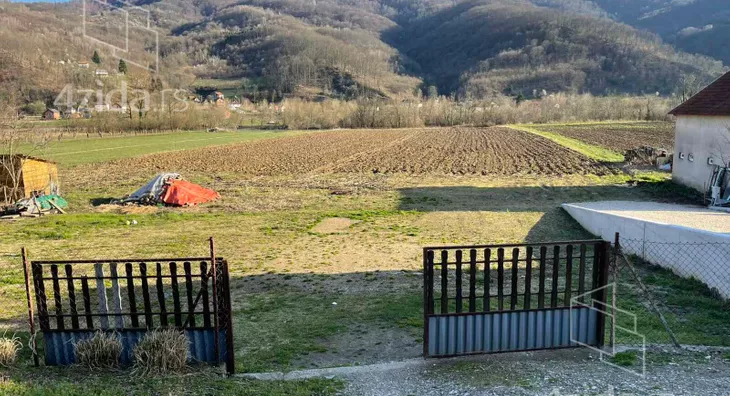 Građevinsko zemljište | 4zida