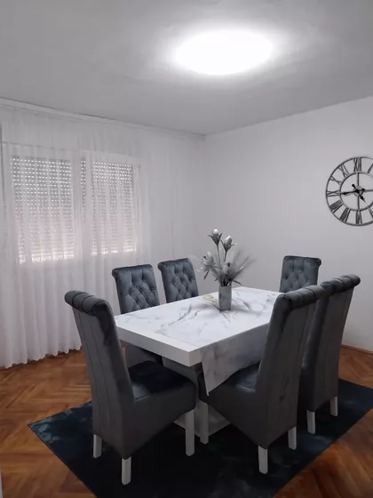 Sime Uzelca | 4zida.rs