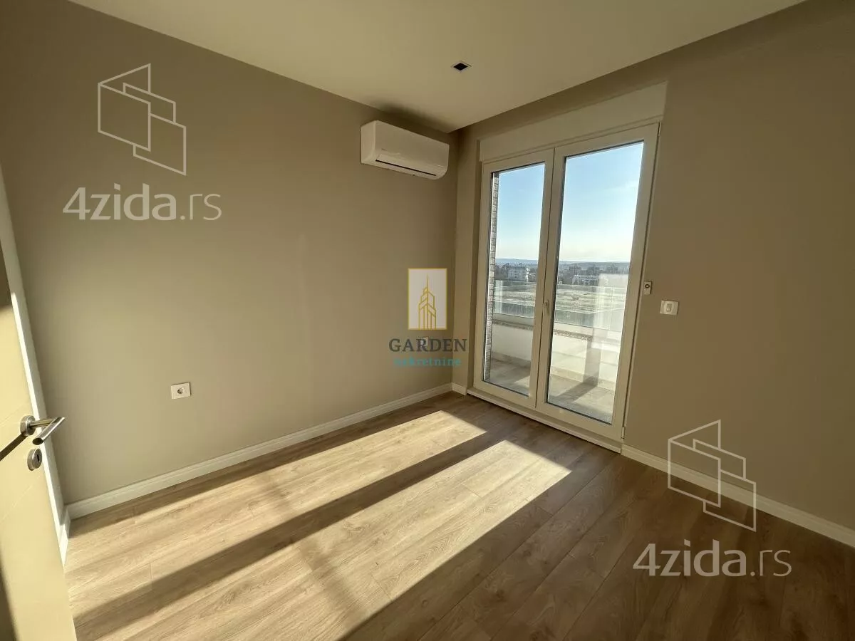 Četvoroiposoban stan | 4zida