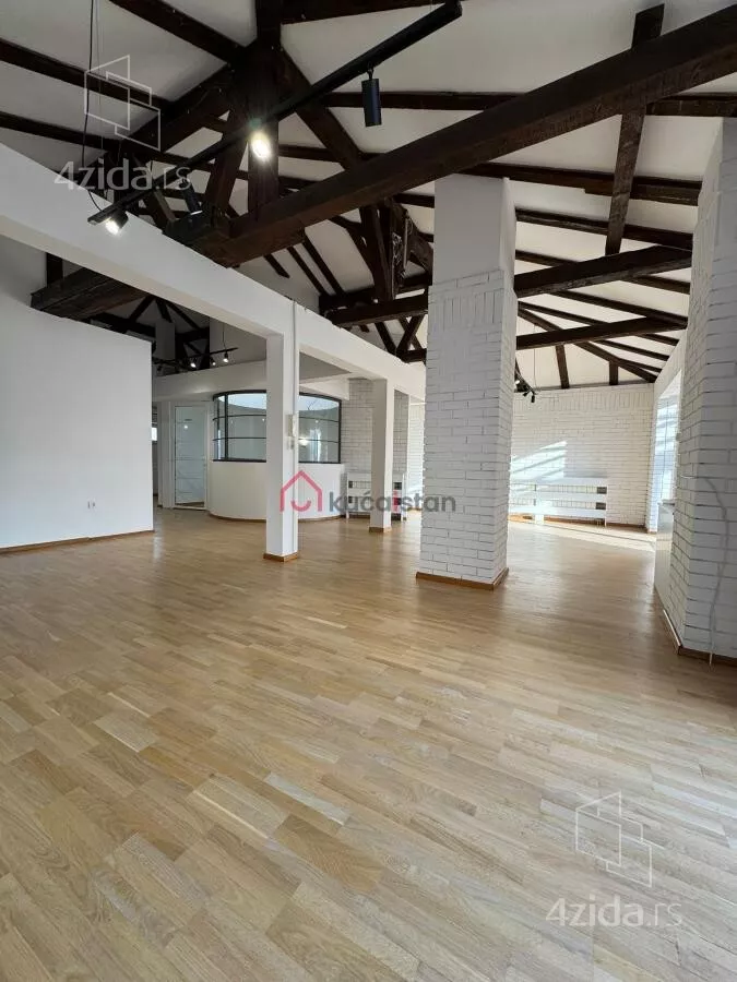 Poslovna zgrada | 4zida