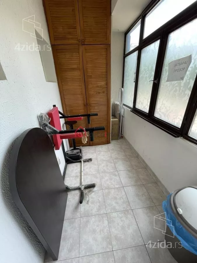 Šestosoban stan | 4zida