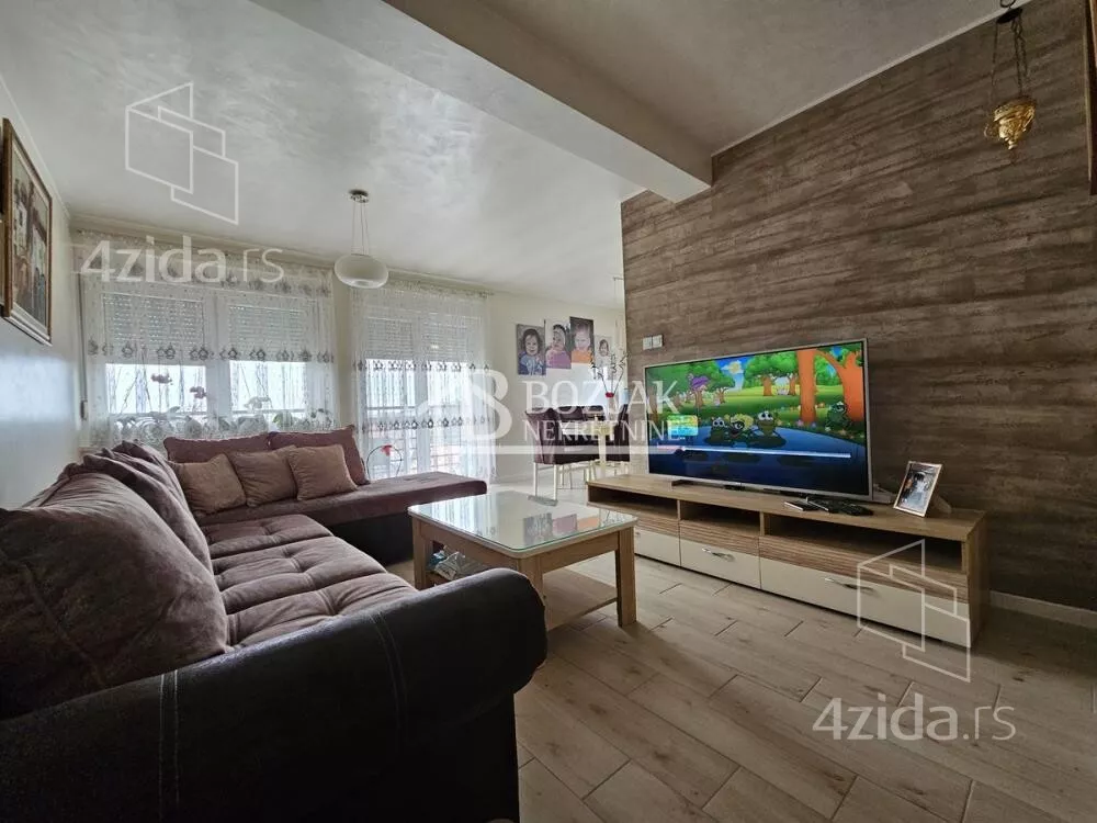 Petosoban stan | 4zida