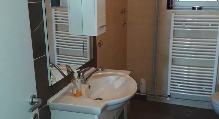 Poslovna zgrada | 4zida