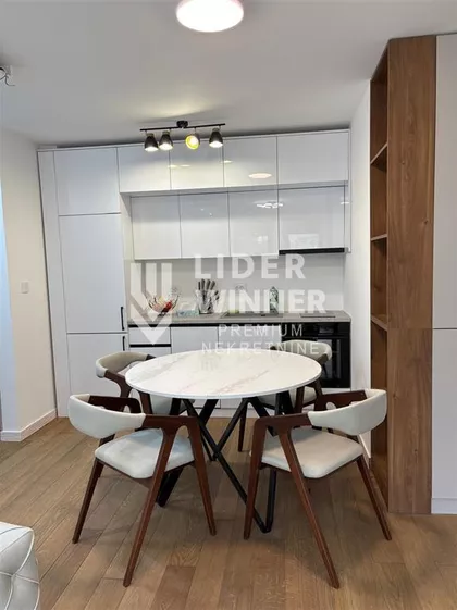 Rade Končara | 4zida.rs