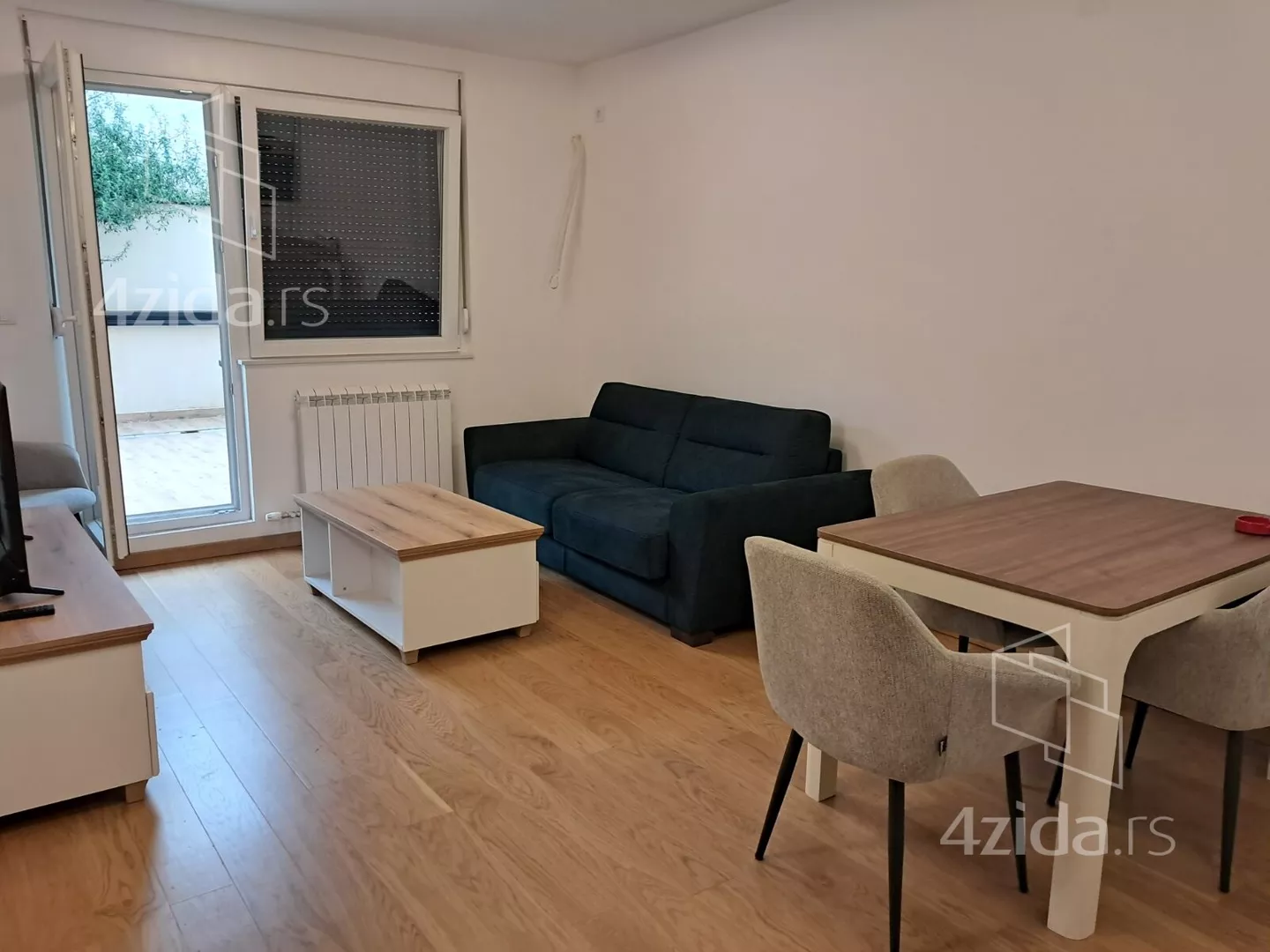 Jednoiposoban stan | 4zida