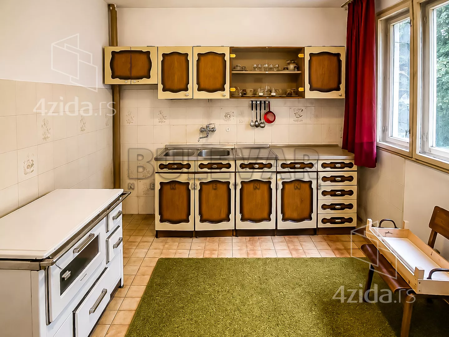 Troiposoban stan | 4zida