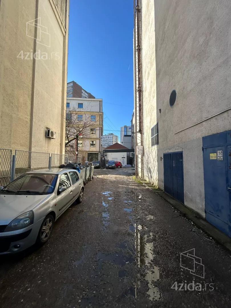 Poslovna zgrada | 4zida