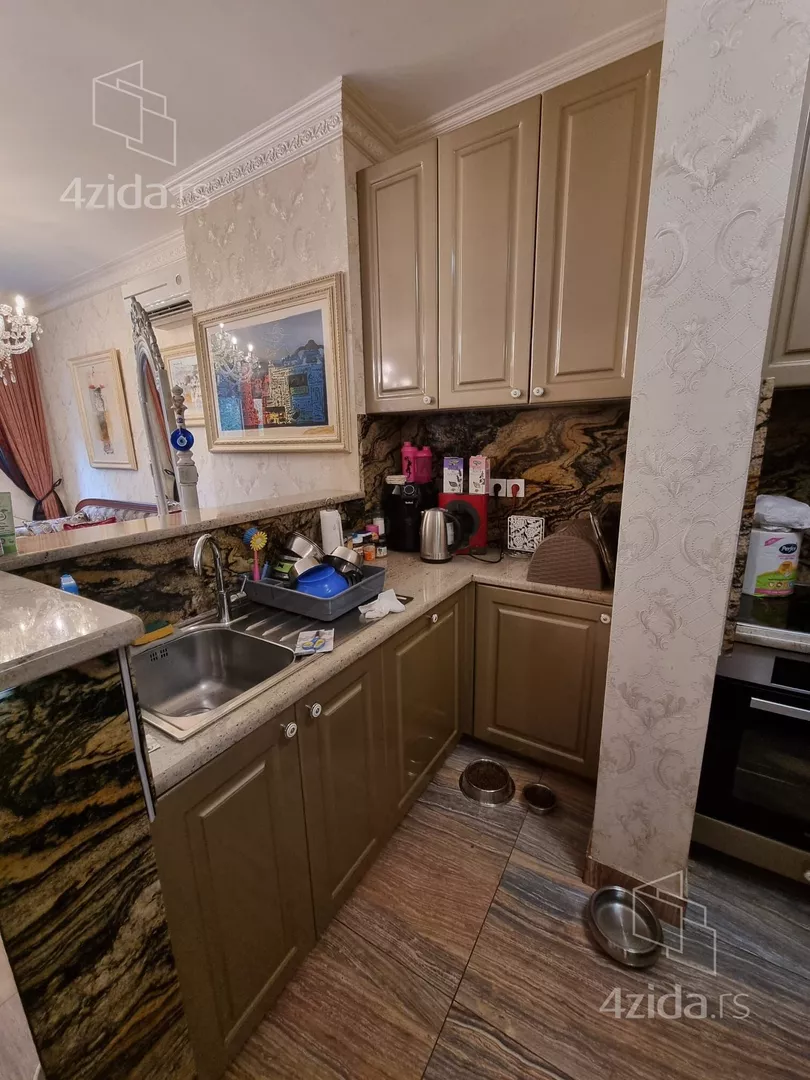 Troiposoban stan | 4zida