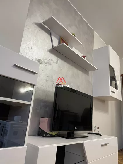 Petra Drapšina | 4zida.rs