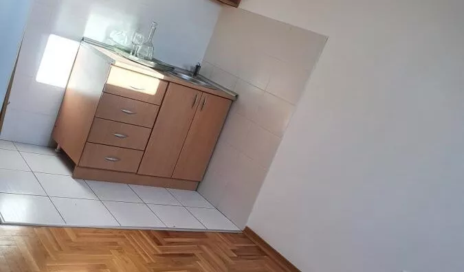 Šestosoban stan | 4zida