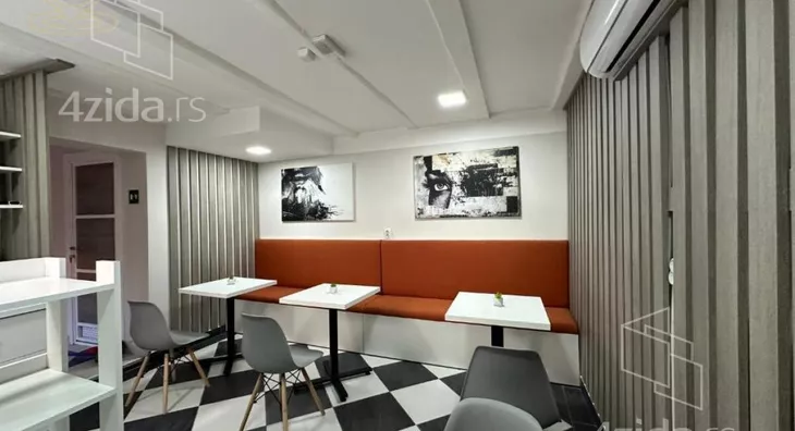 Poslovna zgrada | 4zida