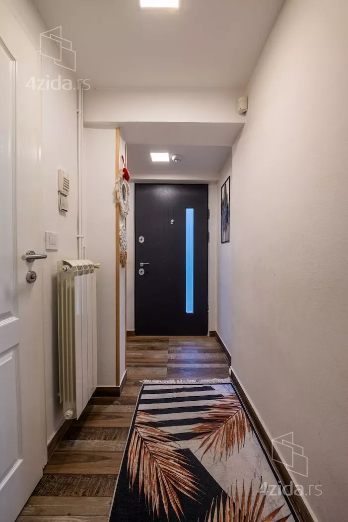 Petosoban stan | 4zida