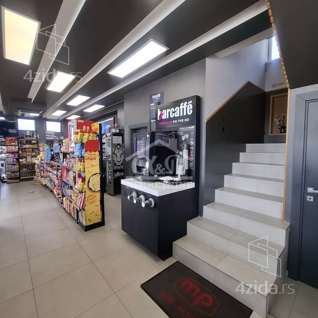 Poslovna zgrada | 4zida