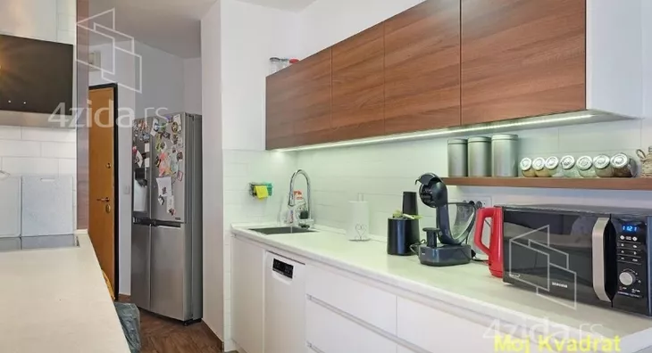 Petosoban stan | 4zida