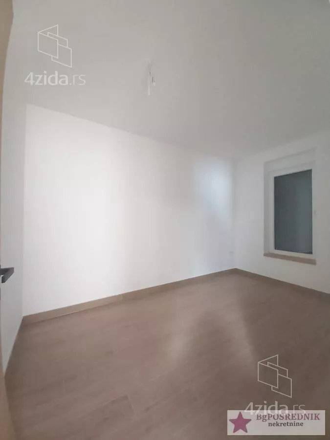 Šestosoban stan | 4zida