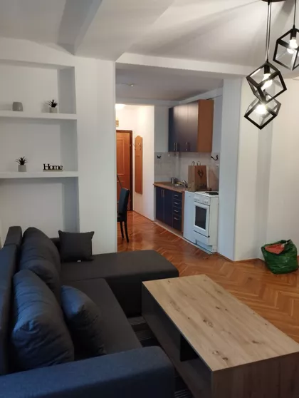 Petra Drapšina | 4zida.rs