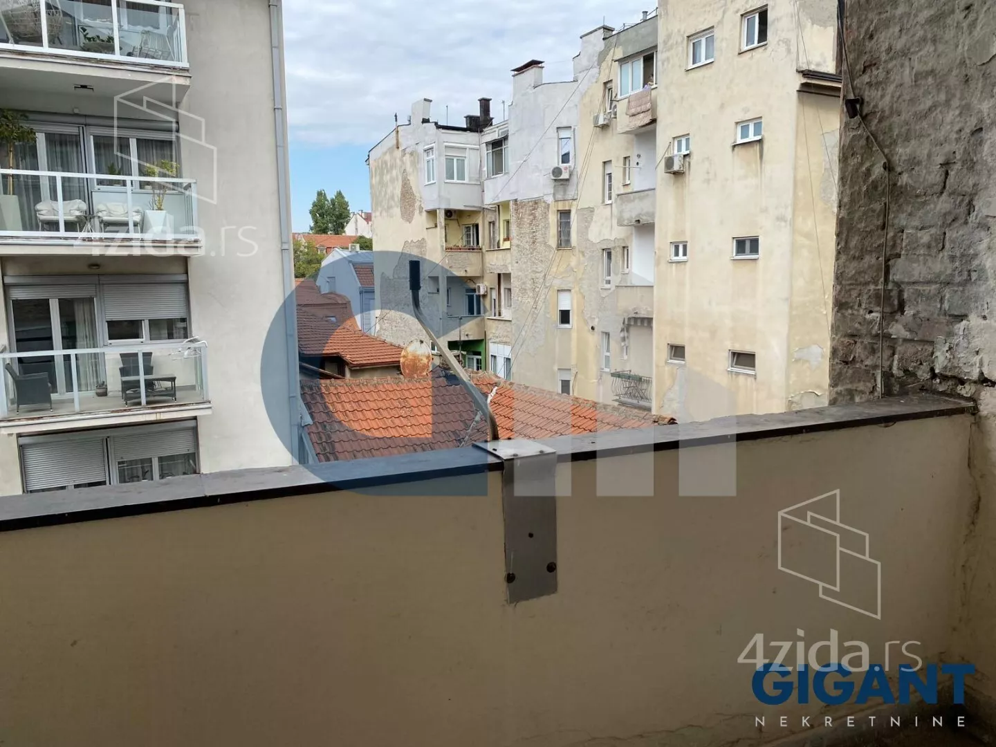 Troiposoban stan | 4zida