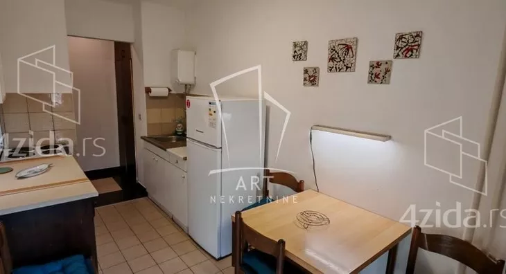 Šestosoban stan | 4zida