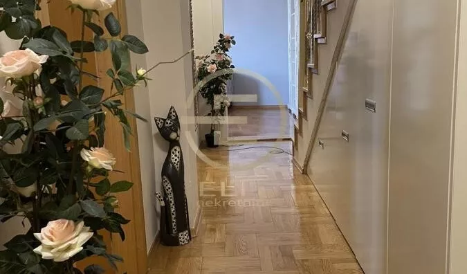 Četvoroiposoban stan | 4zida