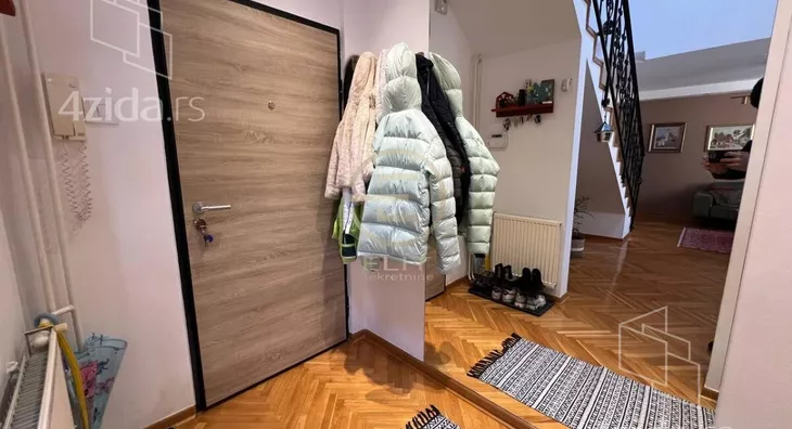 Četvoroiposoban stan | 4zida