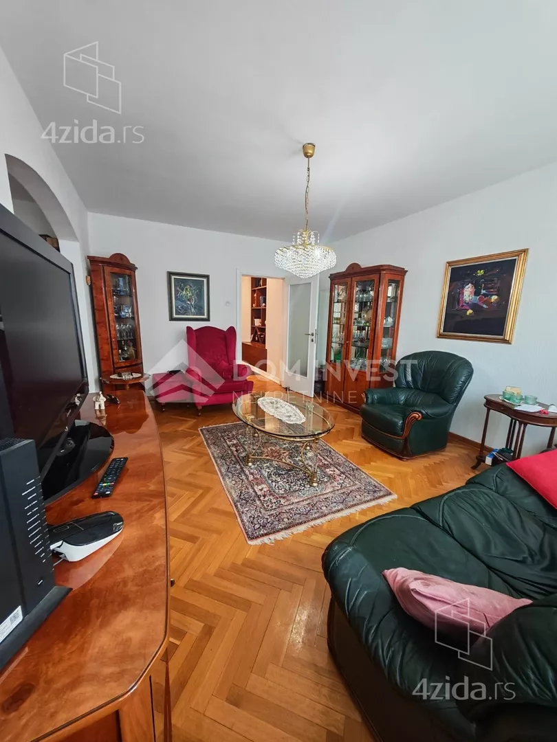 Troiposoban stan | 4zida