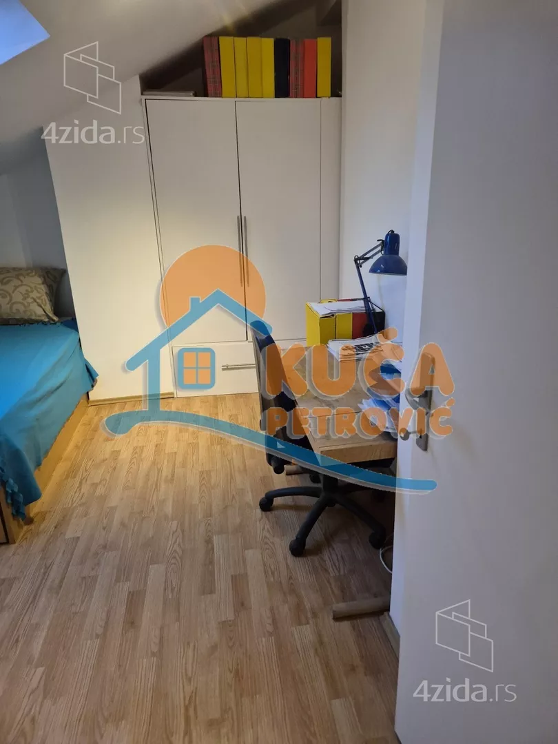 Troiposoban stan | 4zida