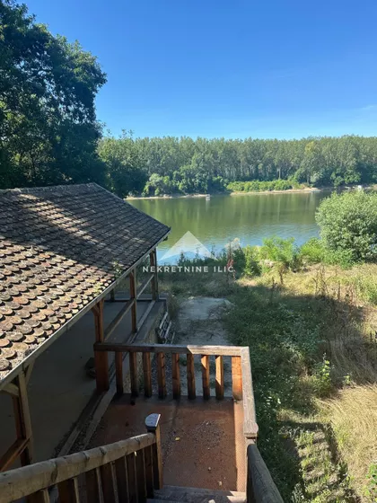 Taraš | 4zida.rs