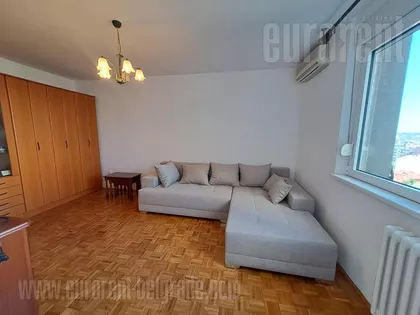 CRVENI KRST | 4zida.rs