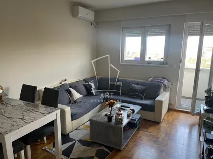 Miljana Miljanića | 4zida.rs